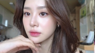 피부 컬러 화장법, 2023년 트렌드컬러 비바 마젠타 메이크업, 피부진정 팁 컬러매칭 제품 추전 정보